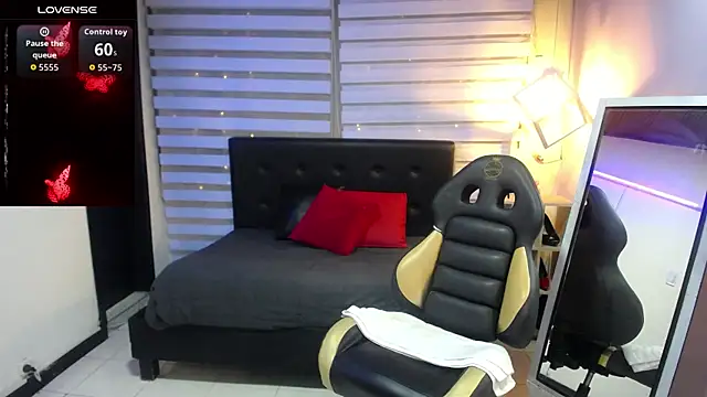 Cute Angell  online show from 10-21-25, 12:15