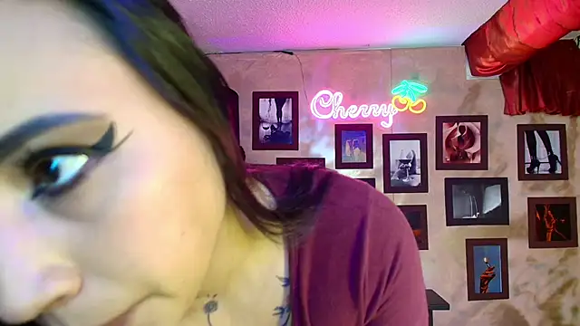 Snapshot of cherryy_bombshelll chatting on 09-16-25, 05:36 cherryy bombshelll online show from 09-16-25, 05:36