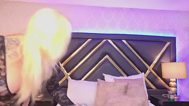 SophieWinsloow online show from 10-04-25, 01:34