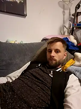 ademandjulia online show from 10-12-25, 06:09