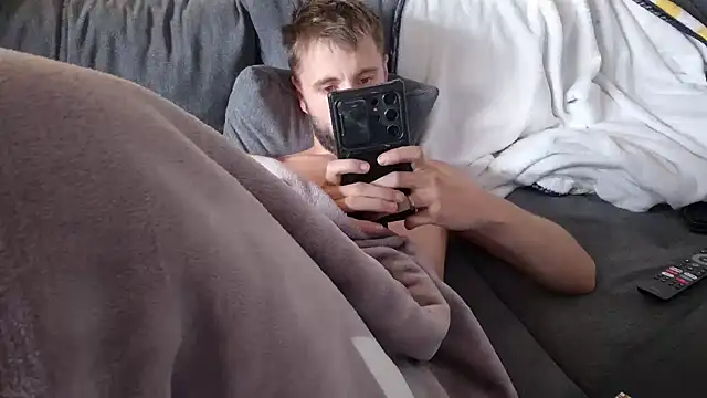 ademandjulia online show from 10-30-25, 03:42