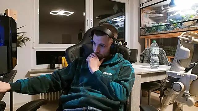 ademandjulia online show from 02-19-26, 06:16