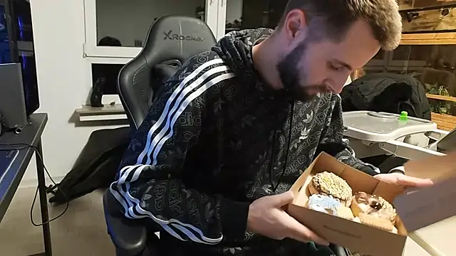 ademandjulia online show from 03-16-26, 11:07