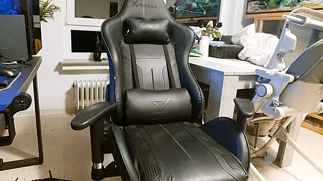 ademandjulia online show from 02-21-26, 09:50