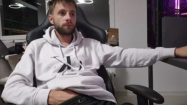 ademandjulia online show from 10-02-25, 09:18