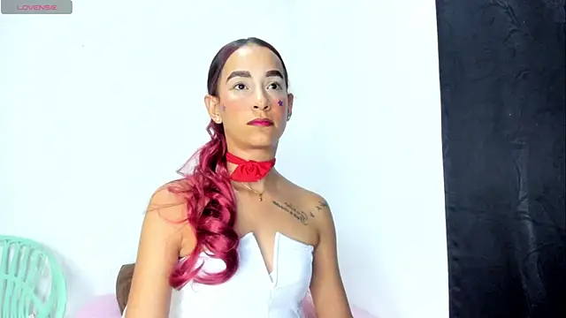 Olivia Stevens online show from 06-18-26, 08:14