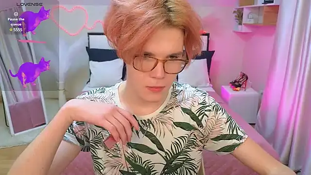 LouiseCoke online show from 02-18-25, 10:14