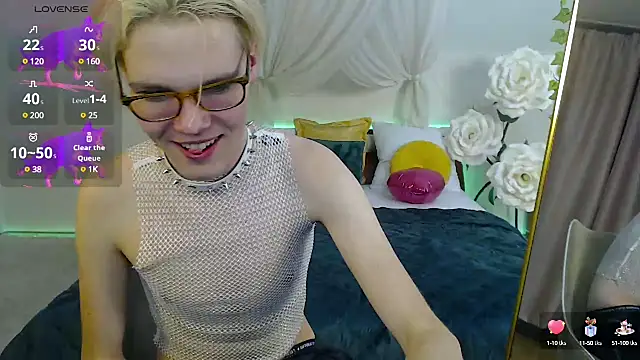 LouiseCoke online show from 03-11-25, 11:58