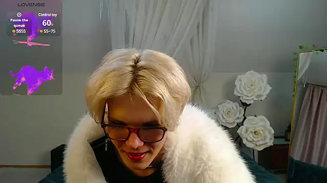 LouiseCoke online show from 03-07-25, 09:17