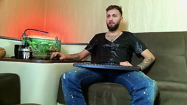 JamieNoxus online show from 03-11-25, 05:35