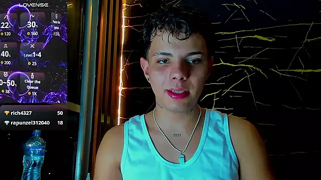 Snapshot of Alessandro_1610 chatting on 05-10-26, 06:17 Alessandro 1610 online show from 05-10-26, 06:17