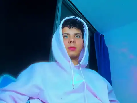 Alessandro 1610 online show from 10-25-25, 05:17