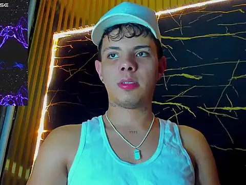 Snapshot of Alessandro_1610 chatting on 05-15-26, 03:37 Alessandro 1610 online show from 05-15-26, 03:37