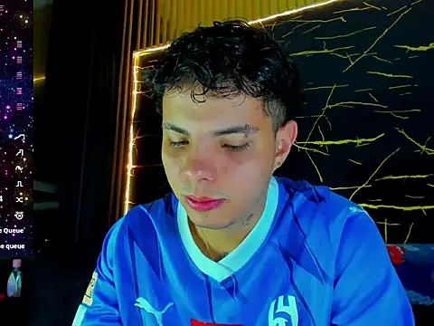 Snapshot of Alessandro_1610 chatting on 07-23-26, 04:32 Alessandro 1610 online show from 07-23-26, 04:32