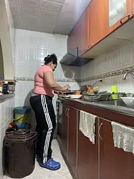Carola-Ross online show from 06-16-26, 05:35