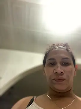 Carola-Ross online show from 10-27-25, 06:09