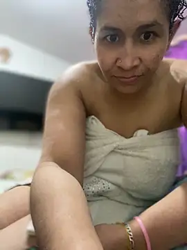 Carola-Ross online show from 04-18-26, 07:07