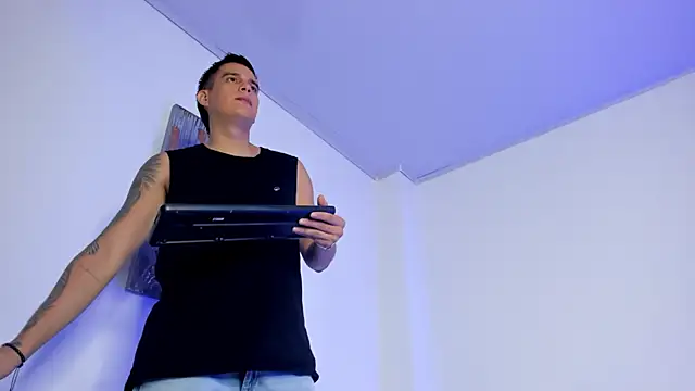 hugosan12 online show from 03-13-26, 04:34