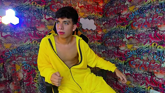 Snapshot of Angel_boyy2 chatting on 03-04-25, 03:00 Angel boyy2 online show from 03-04-25, 03:00