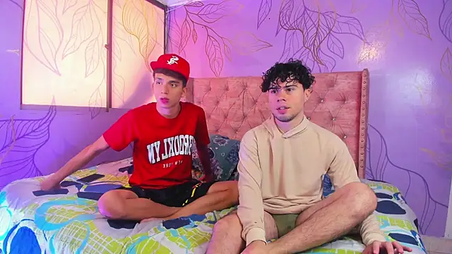 Snapshot of Angel_boyy2 chatting on 02-14-25, 07:33 Angel boyy2 online show from 02-14-25, 07:33