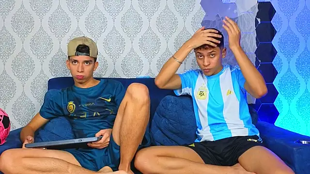 Snapshot of Angel_boyy2 chatting on 03-07-25, 07:27 Angel boyy2 online show from 03-07-25, 07:27