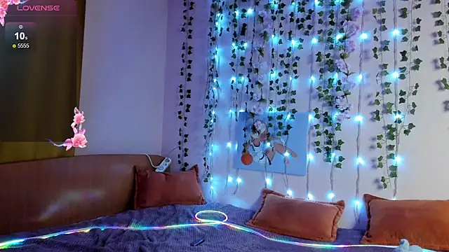 Snapshot of EvelinaLuu chatting on 11-27-25, 02:23 EvelinaLuu online show from 11-27-25, 02:23