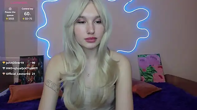 Snapshot of EvelinaLuu chatting on 02-26-25, 05:35 EvelinaLuu online show from 02-26-25, 05:35