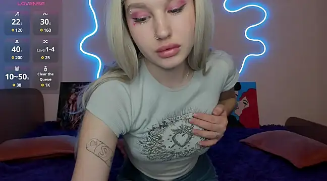 Snapshot of EvelinaLuu chatting on 03-12-25, 01:03 EvelinaLuu online show from 03-12-25, 01:03