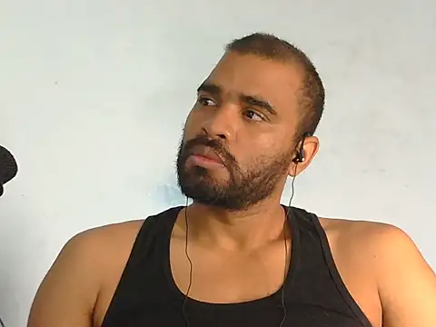 Snapshot of YOX22 chatting on 06-16-26, 01:33 YOX22 online show from 06-16-26, 01:33