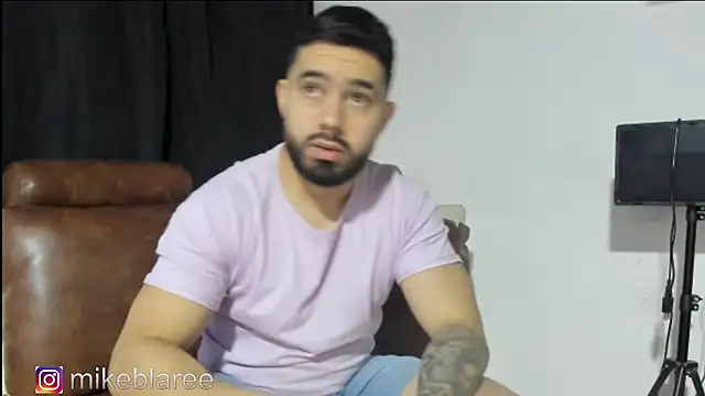 mikeblaree online show from 11-17-25, 04:55