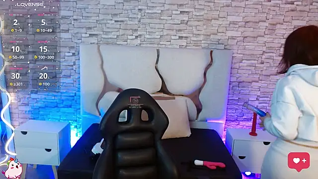 Issa tay1 online show from 10-17-25, 07:26