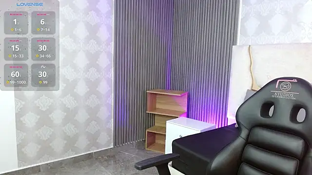 Snapshot of Gaby_tay1 chatting on 10-21-25, 03:39 Gaby tay1 online show from 10-21-25, 03:39