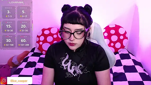 Snapshot of Elice_cooper_ chatting on 11-10-25, 03:55 Elice cooper online show from 11-10-25, 03:55