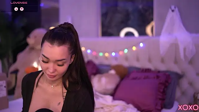 SashaFerrera online show from 10-30-25, 07:55