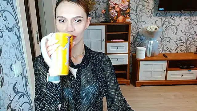 Snapshot of Lady_Sunshine_ chatting on 10-18-25, 06:26 Lady Sunshine online show from 10-18-25, 06:26