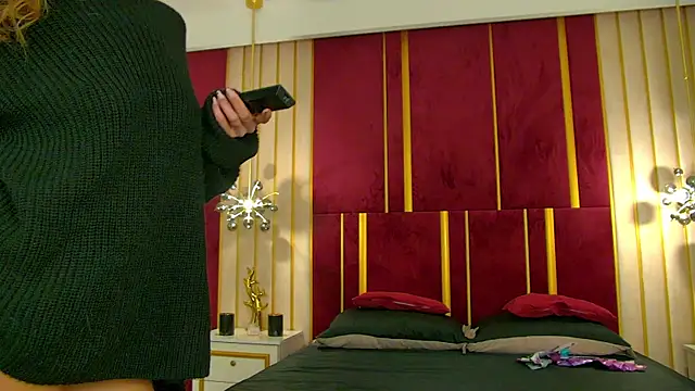 ChloeSins  online show from 11-18-25, 04:49