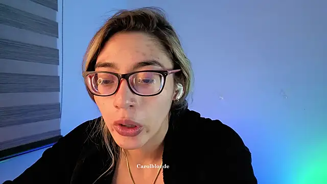 Snapshot of Carolblonde chatting on 06-03-26, 03:40 Carolblonde online show from 06-03-26, 03:40