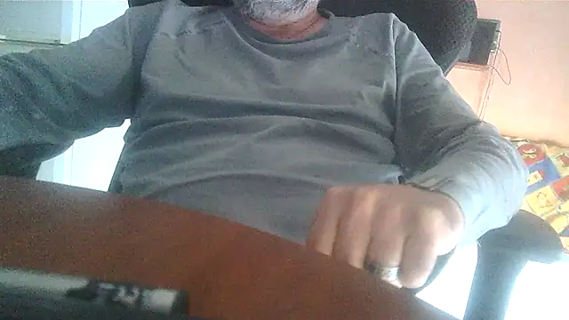 Snapshot of lanata chatting on 10-16-25, 07:05 lanata online show from 10-16-25, 07:05