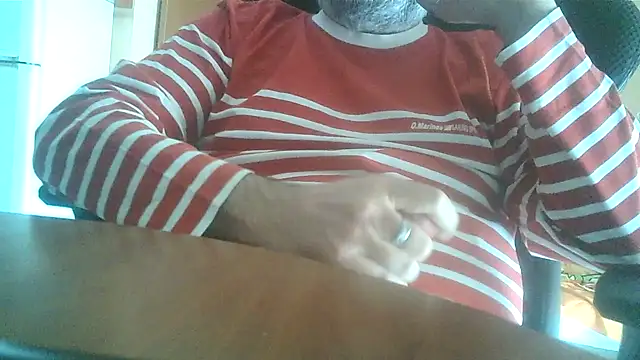 Snapshot of lanata chatting on 10-26-25, 12:49 lanata online show from 10-26-25, 12:49