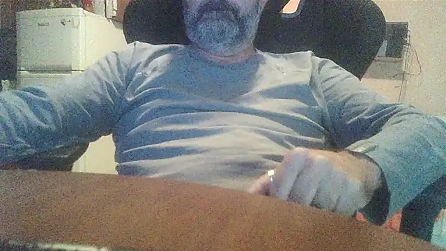 Snapshot of lanata chatting on 10-13-25, 01:18 lanata online show from 10-13-25, 01:18