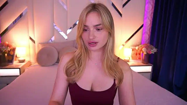 LindsieGreyy online show from 06-04-26, 11:48