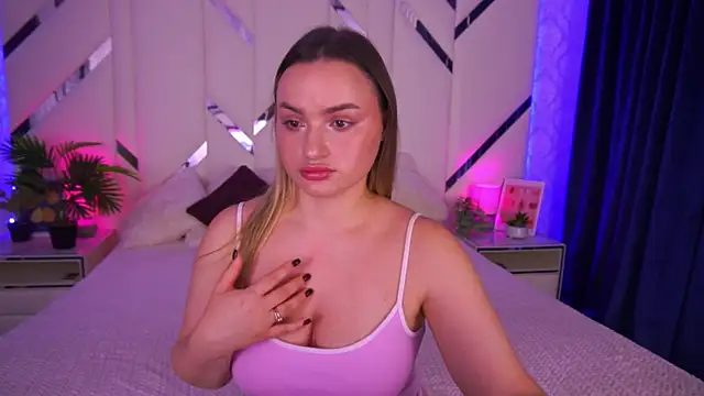 LindsieGreyy online show from 11-01-25, 08:41