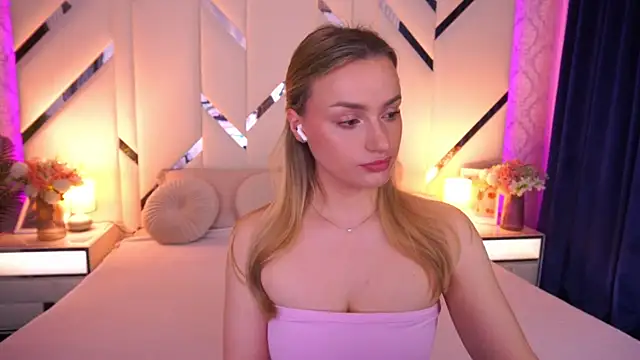 LindsieGreyy online show from 05-23-26, 06:01