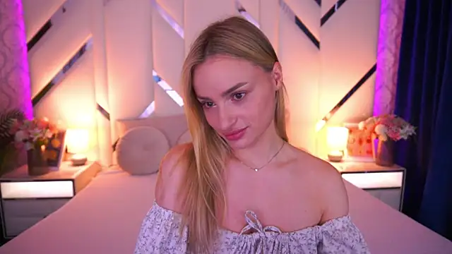 LindsieGreyy online show from 06-06-26, 06:07