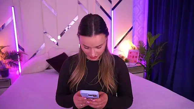 LindsieGreyy online show from 11-25-25, 09:42