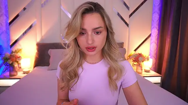 LindsieGreyy online show from 07-16-26, 06:43