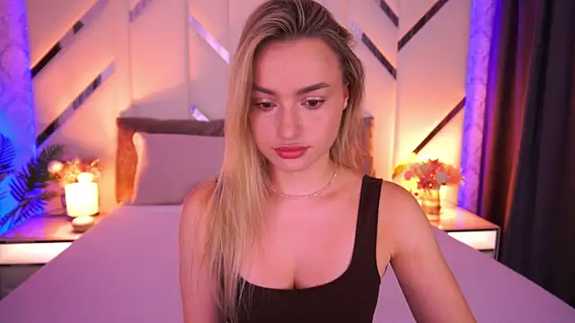 LindsieGreyy online show from 07-02-26, 06:08