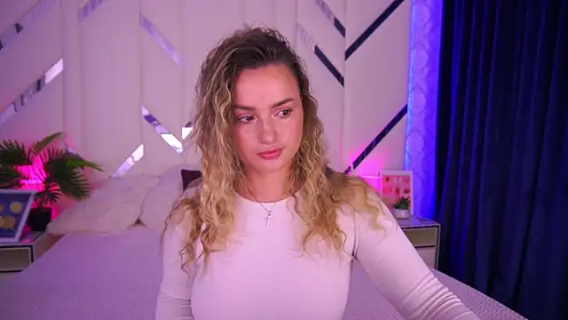 LindsieGreyy online show from 10-15-25, 07:16