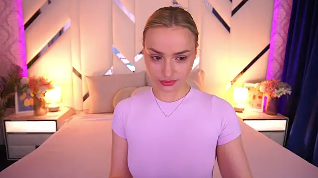 LindsieGreyy online show from 05-31-26, 06:19
