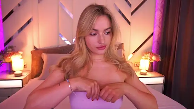 LindsieGreyy online show from 06-27-26, 06:41